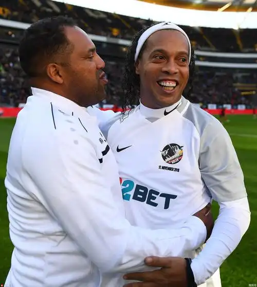 轻球员们的 轻球员们的