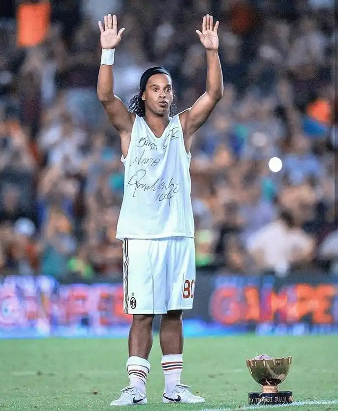 手榜上遥遥 手榜上遥遥