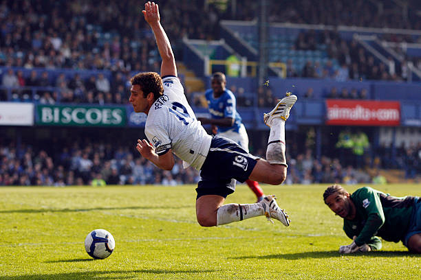 他并无意嘲 他并无意嘲